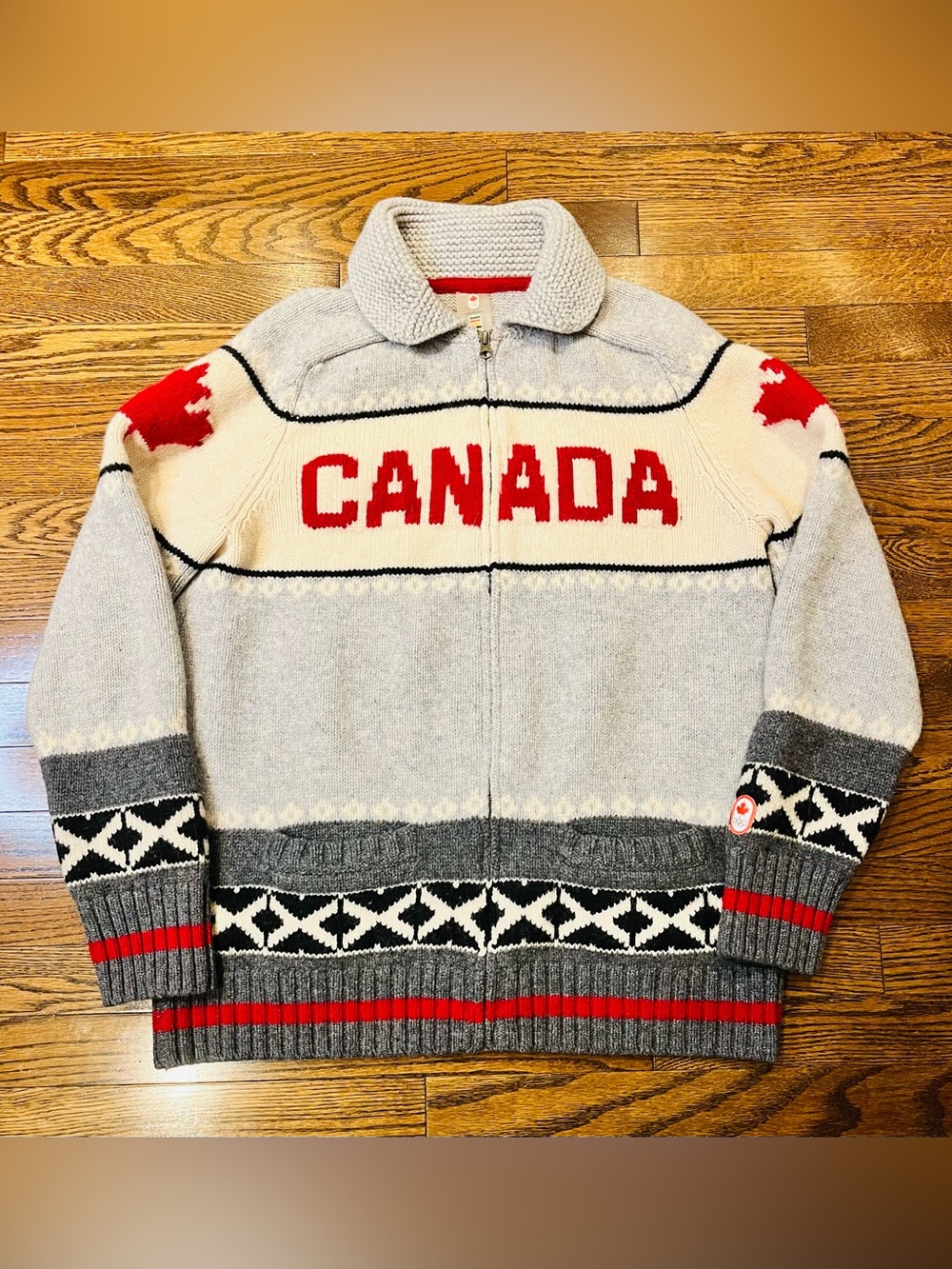 🇨🇦 Hudson’s Bay Team Canada Sochi 2014 Olympic Lambswool Sweater XL Polar Bear.